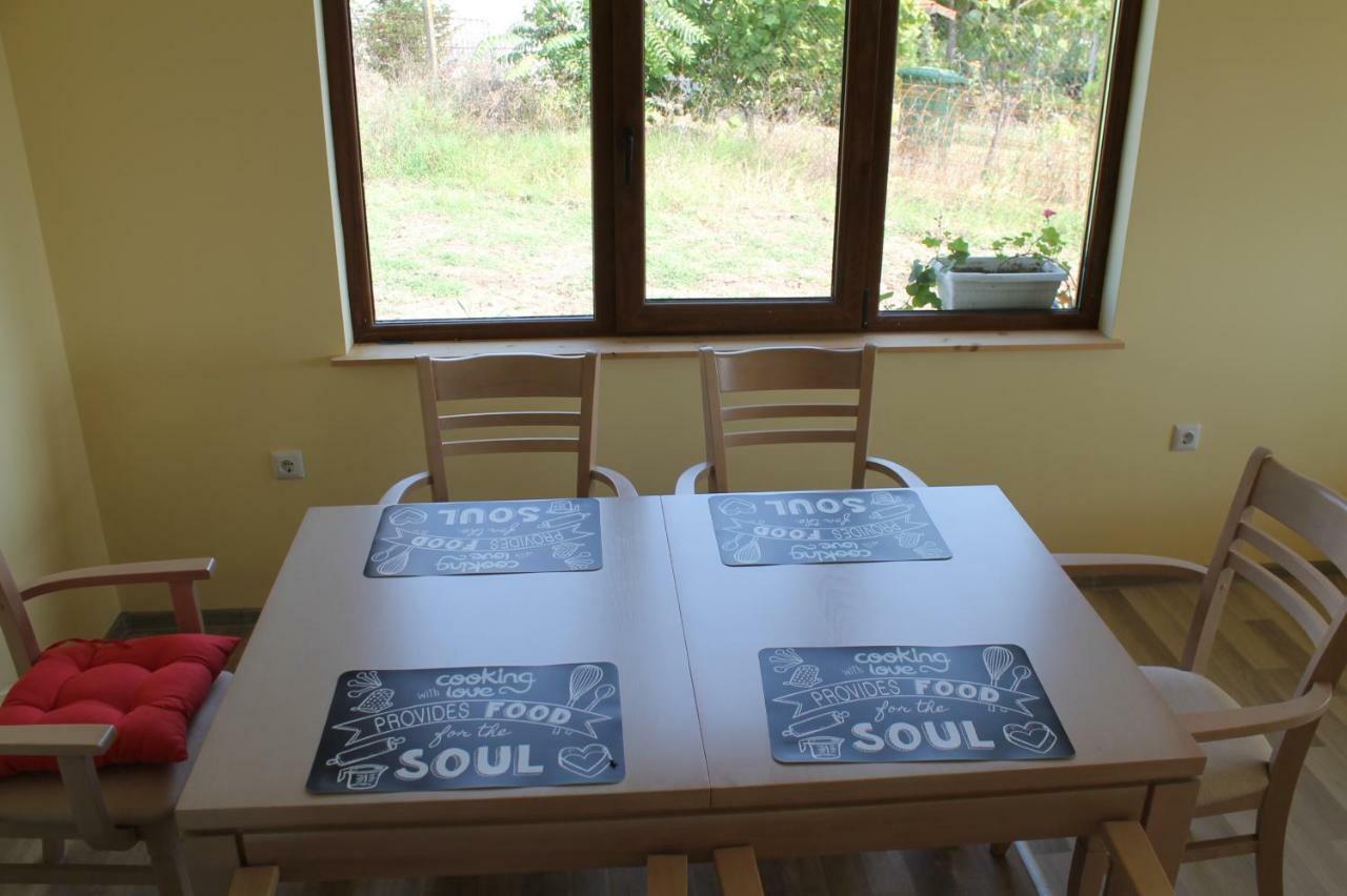 Malavi Guest House Krasen! Comfort&Clean! Ngoại thất bức ảnh